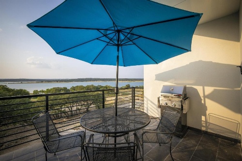 THE OASIS AT CANYON LAKE home image 9